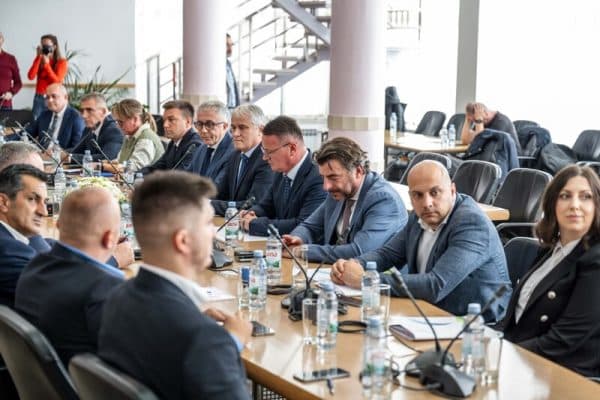 U Brodsko-posavskoj županiji potpisana tri ugovora, potpisan i ugovor za projekt Brod 2