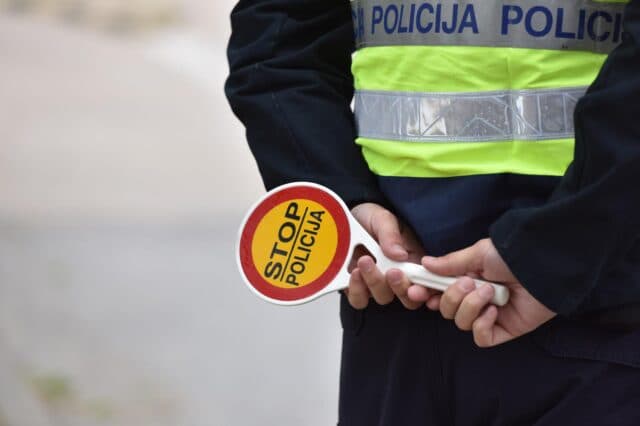 68-godišnjak za volanom bez dozvole. Policija tražila zatvorsku kaznu od 30 dana. Pogledajte što je odlučio sud