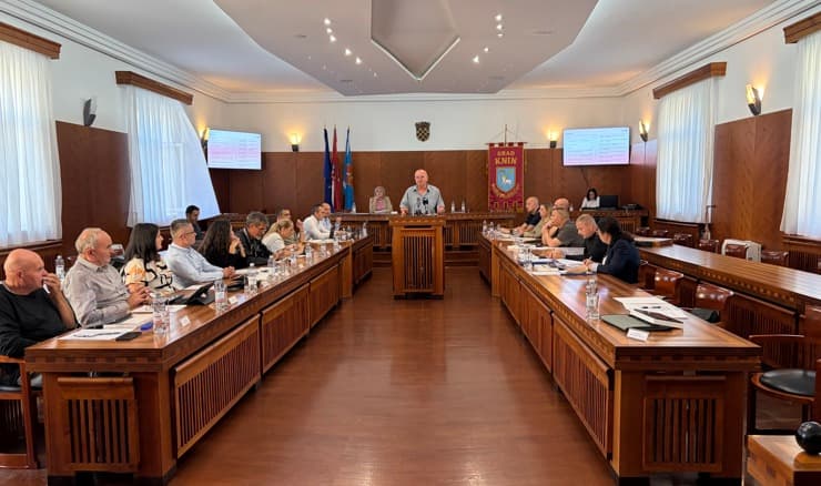 15. sjednica Gradskog vijeća: Knin u plusu gotovo milijun eura, turistički promet nastavlja rasti