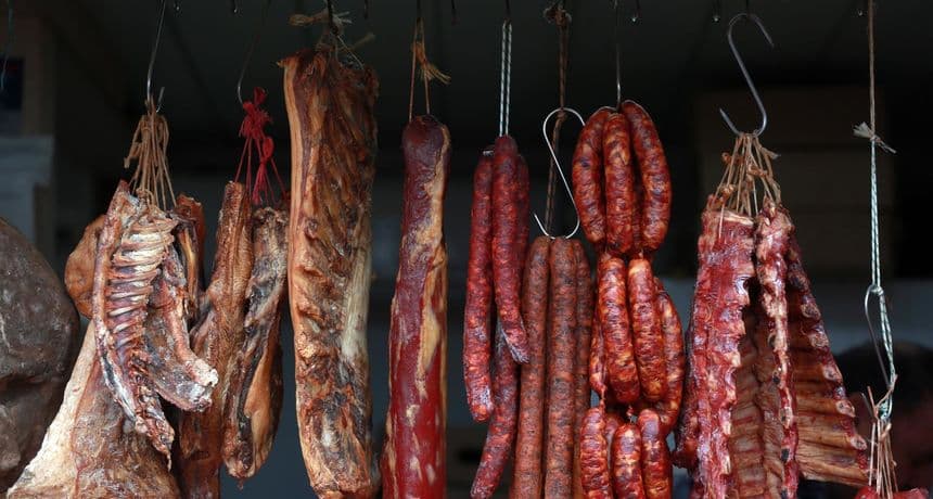 Ako imate ova dimljena rebra, nemojte ih jesti: Povlače se zbog bakterije