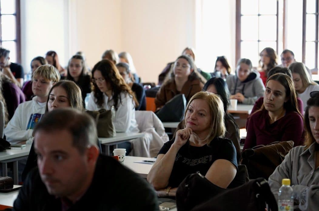 Šutnja može dodatno produbiti krizu: Stručnjaci u Osijeku upozorili na ključnu pogrešku u komunikaciji