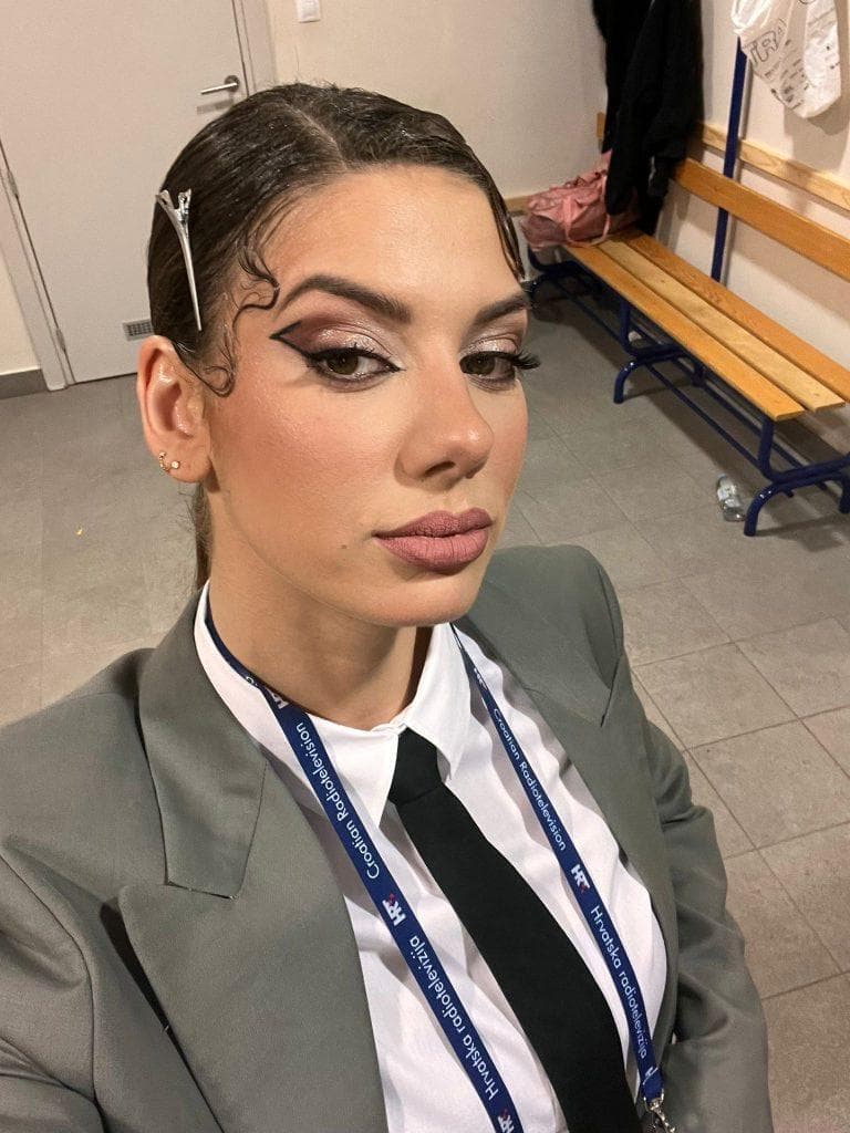 LAURA JOHN OTVARA NOVO GLAZBENO POGLAVLJE ‘Nema više skrivanja’