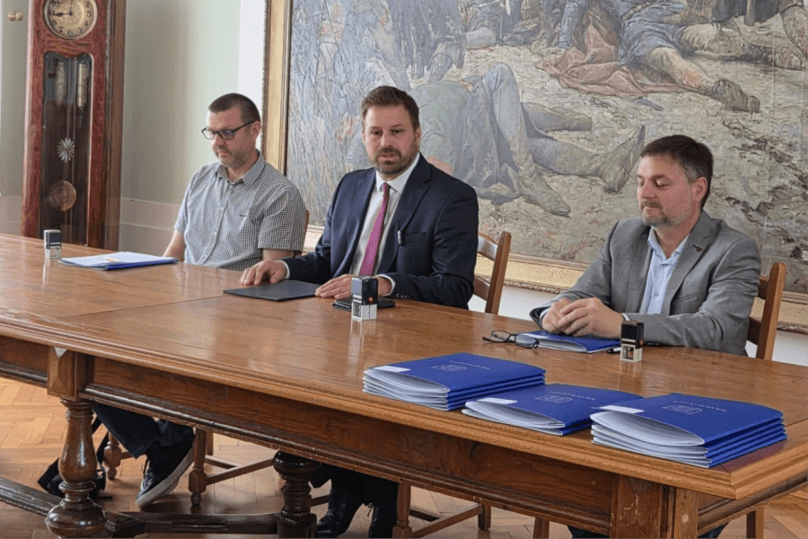 Potpisani ugovori s 30 udruga – za 42 projekta dodijeljeno više od 120 tisuća eura