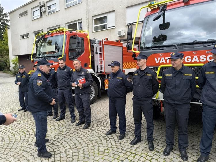 Javnoj vatrogasnoj postrojbi Našice dodijeljeno vozilo za intervencije na zahtjevnim terenima