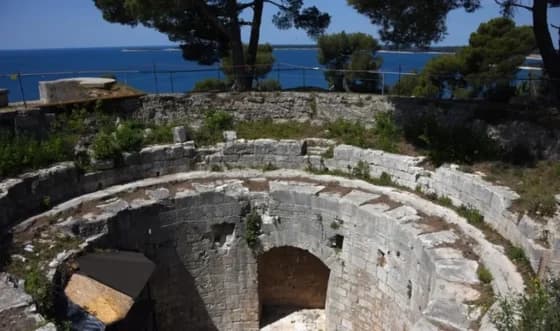 Četvero turista ozlijeđeno u urušavanju krova starog vojnog bunkera