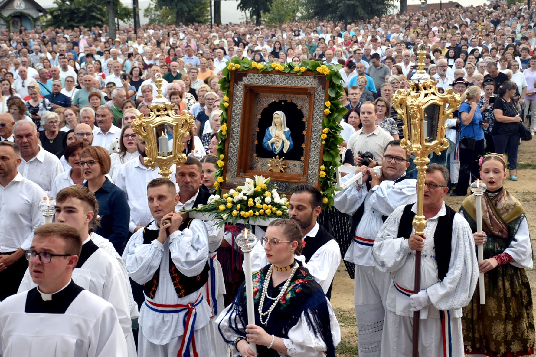 Svetkovinu Gospe od Suza slavilo više od 20 tisuća hodočasnika u njezinu svetištu u Pleternici