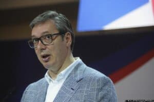 Vučić tvrdi da neće bježati iz zemlje ako SNS izgubi izbore