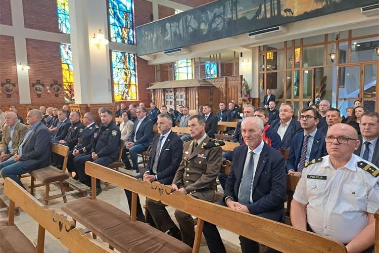 Svečano obilježen Dan policije u Otoku
