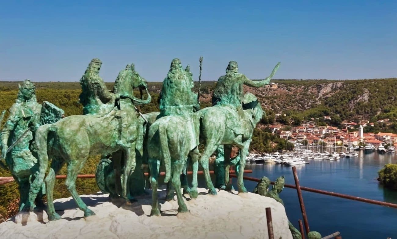 Na poznatom odmorištu na Dalmatini podiže se monumentalan spomenik "Dolazak Hrvata na more"