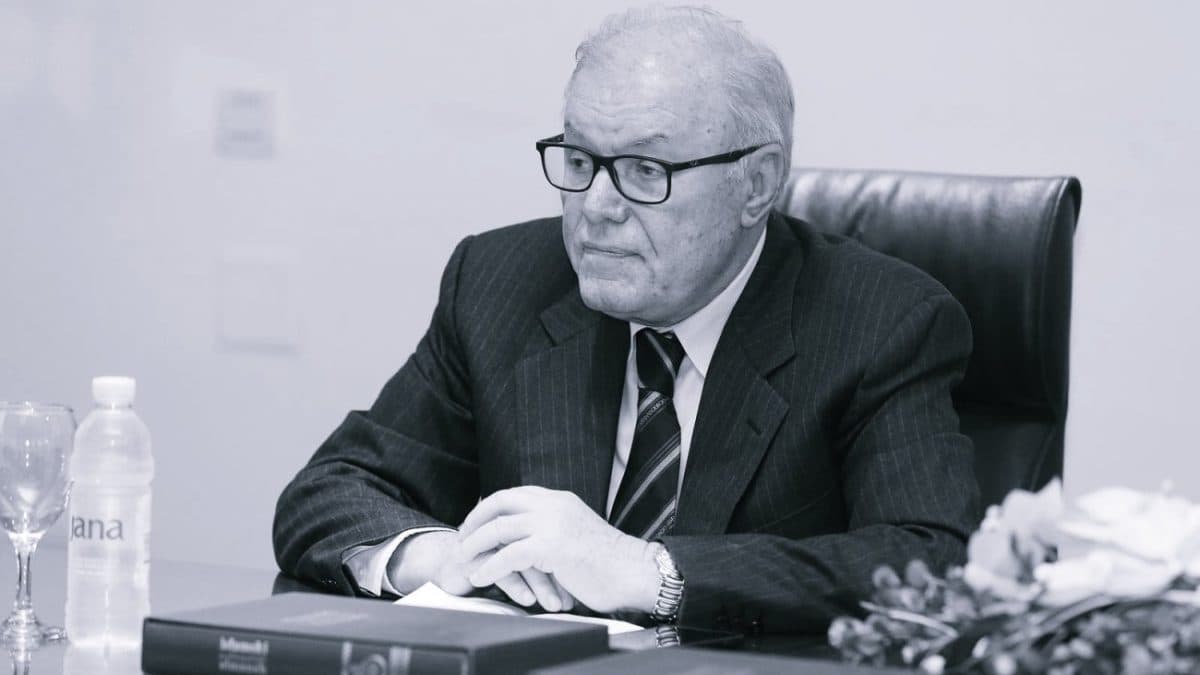 Umro je Asim Kurjak