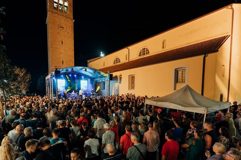 Novigrad priprema svoju najveću feštu: Za sv. Pelagija stižu Josipa Lisac, Gustafi, Connect i Perpetuum Jazzile i brojni drugi