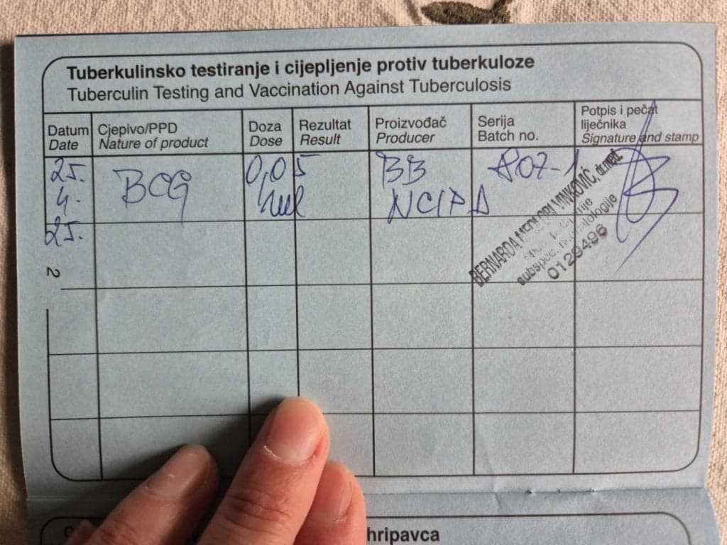 Roditelji provjeravaju cijepne knjižice: što ako je dijete primilo to cjepivo?