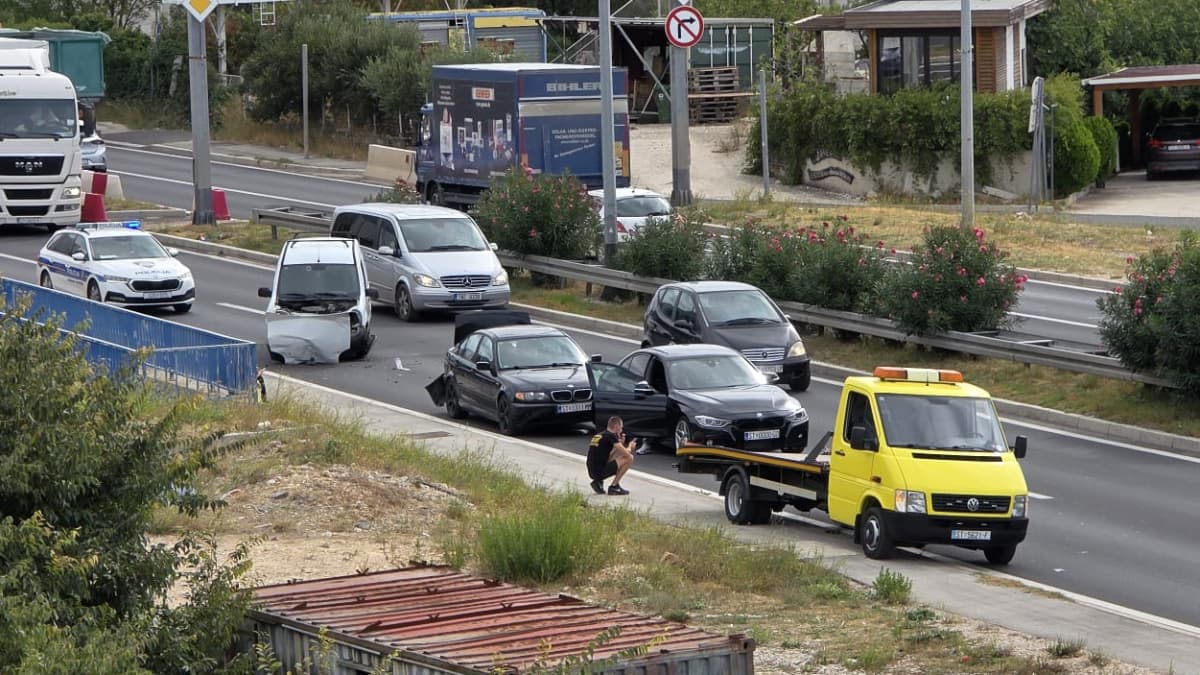 Prometna kod Jadranovog igrališta u Sućurcu, staraju se velike gužve