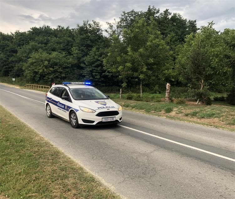 Pješakinja preminula nakon naleta automobila